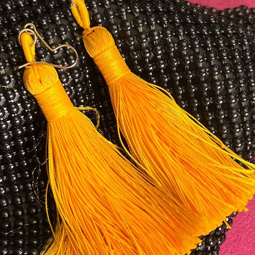 Tussled earrings. Two different colors. Set - Picture 2 of 6